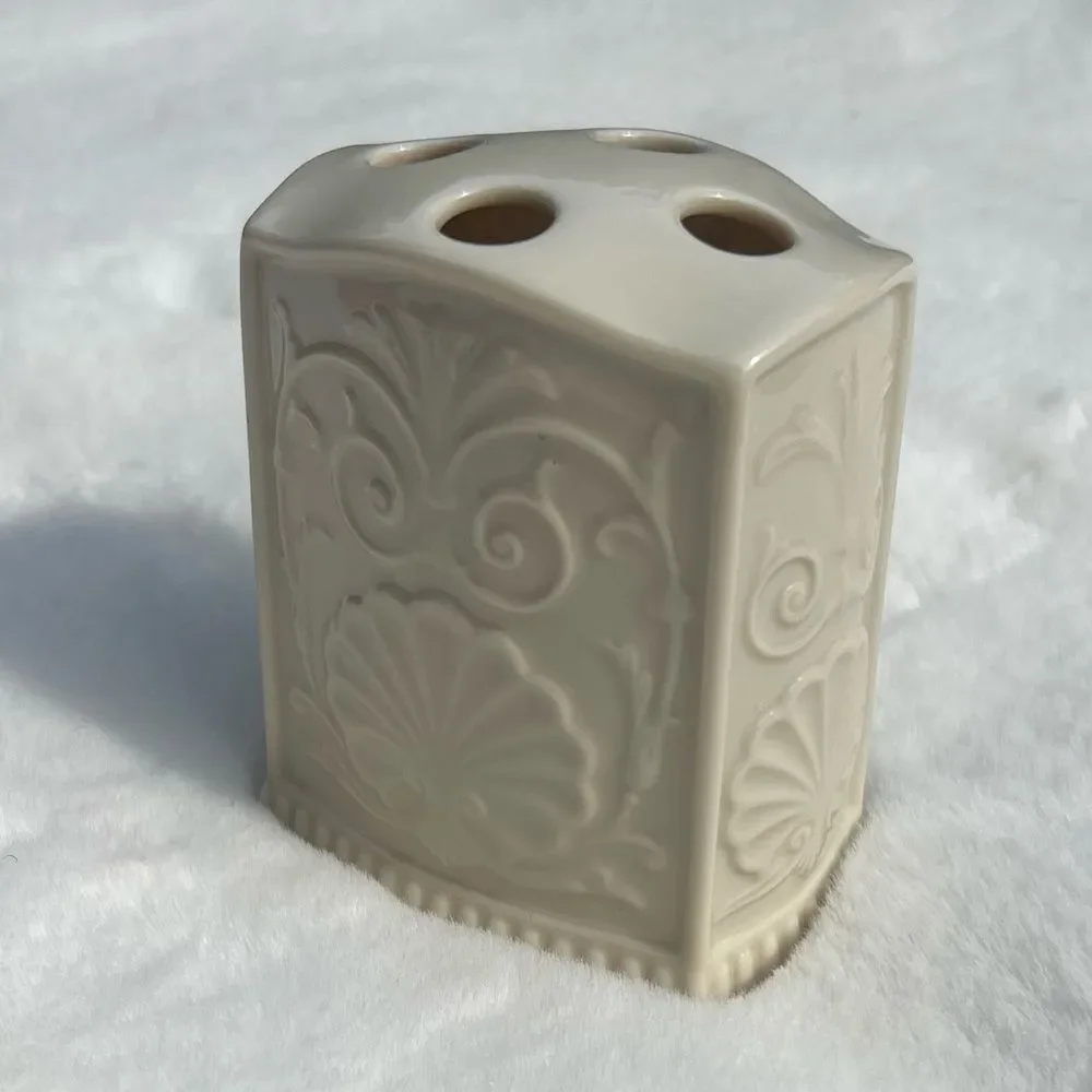 Lenox Moonlit Garden Ivory Toothbrush Holder